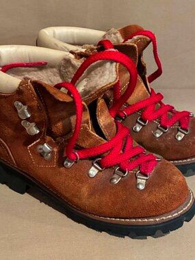 Vintage Women’s Vibram Hiking Mountaineering Leather Suede Lace-Up USA Boots